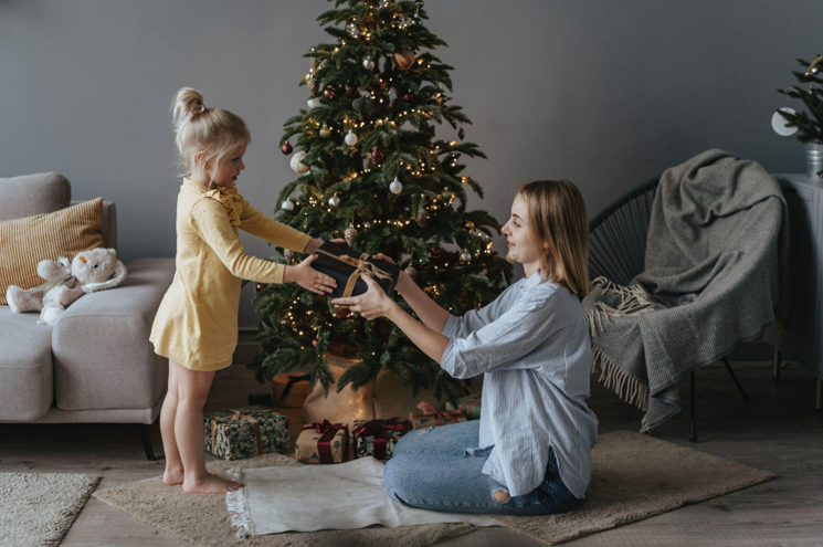 Choosing the Best Type of Artificial Christmas Tree for Family Bonding